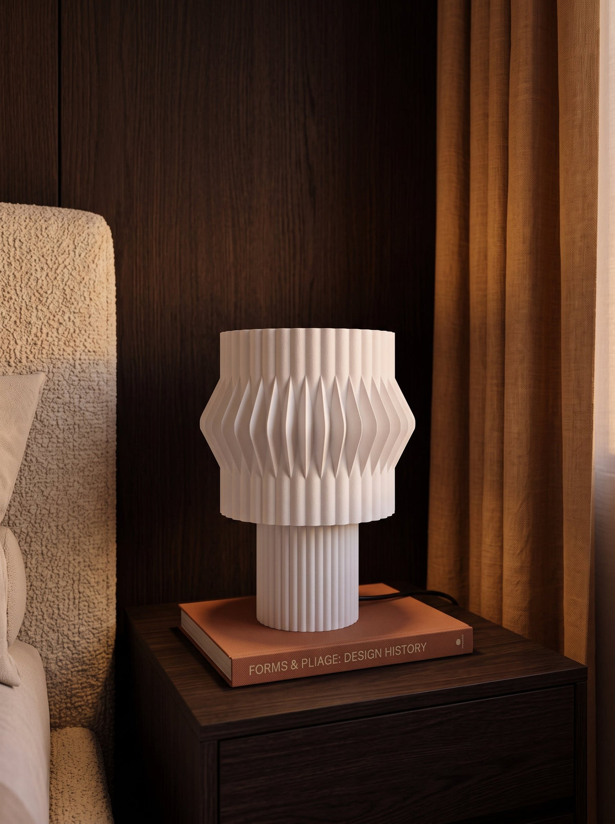 Lámpara de mesa Kyro color Blanco en un ambiente decorado, foto 4 — Arvalla Studio Ecuador