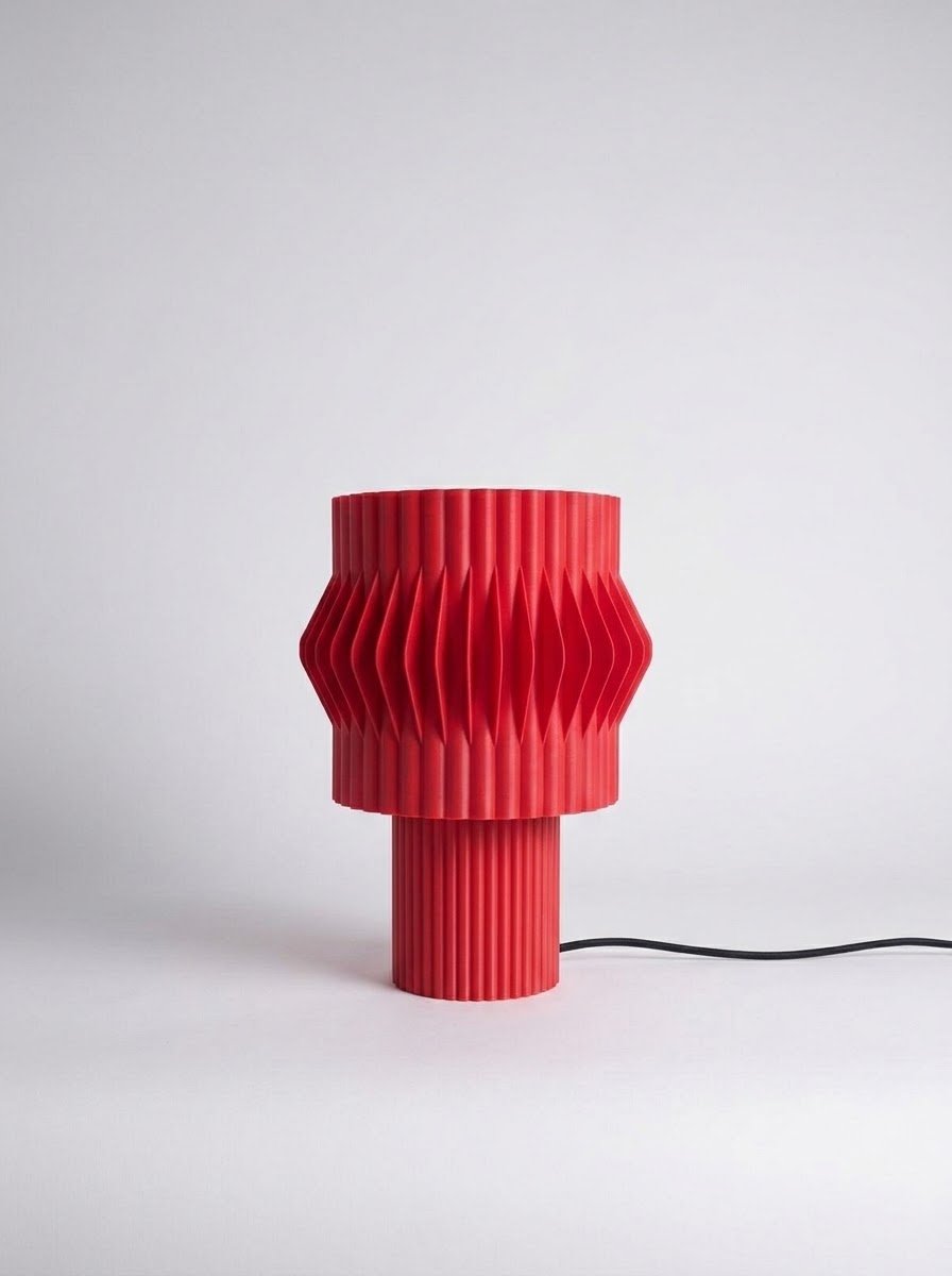 Lámpara de mesa Kyro color Rojo, vista de producto 3 — Arvalla Studio Ecuador