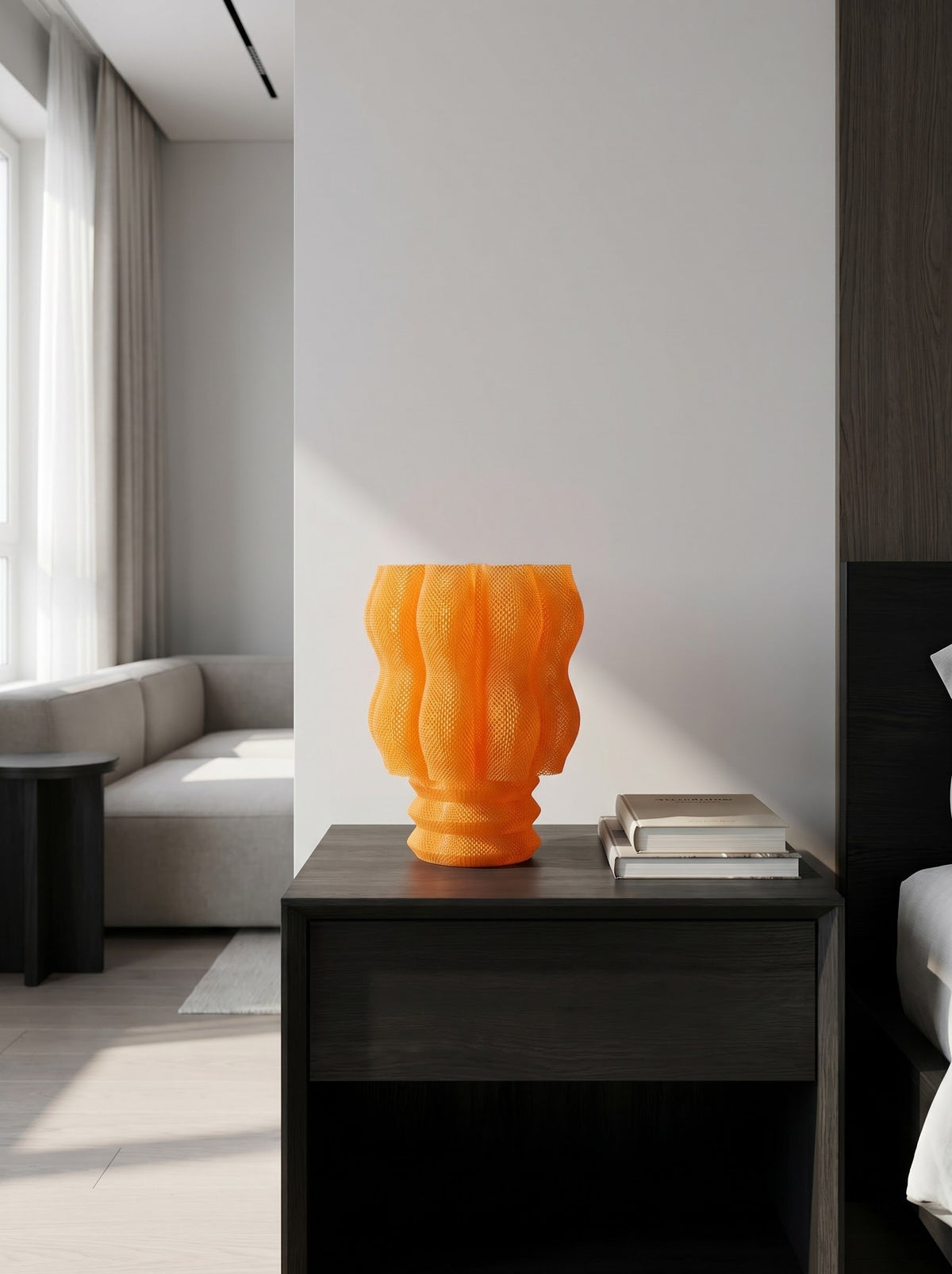 Lámpara de mesa Núa color Miel en un ambiente decorado, foto 3 — Arvalla Studio Ecuador